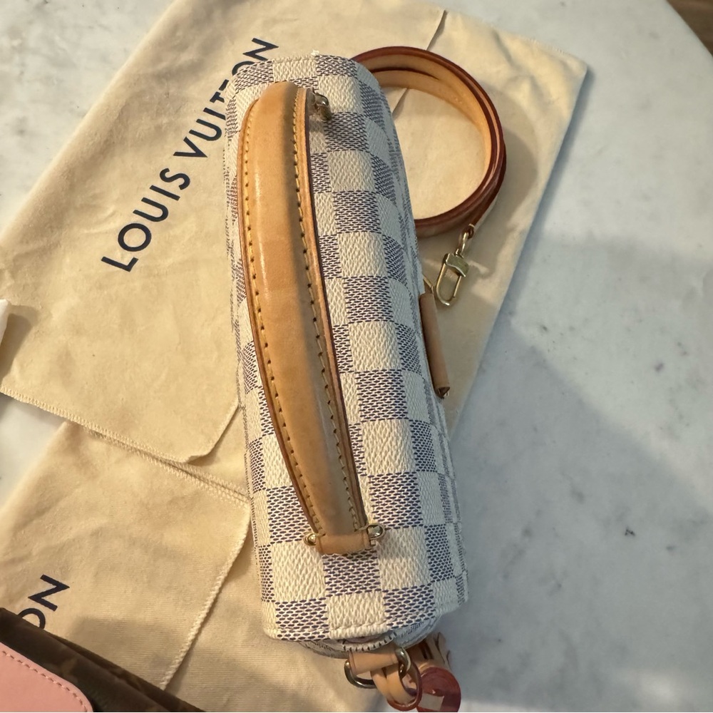 Like New LOUIS VUITTON Damier Azur Croisette Top Handle/Crossbody - Picture 4 of 13